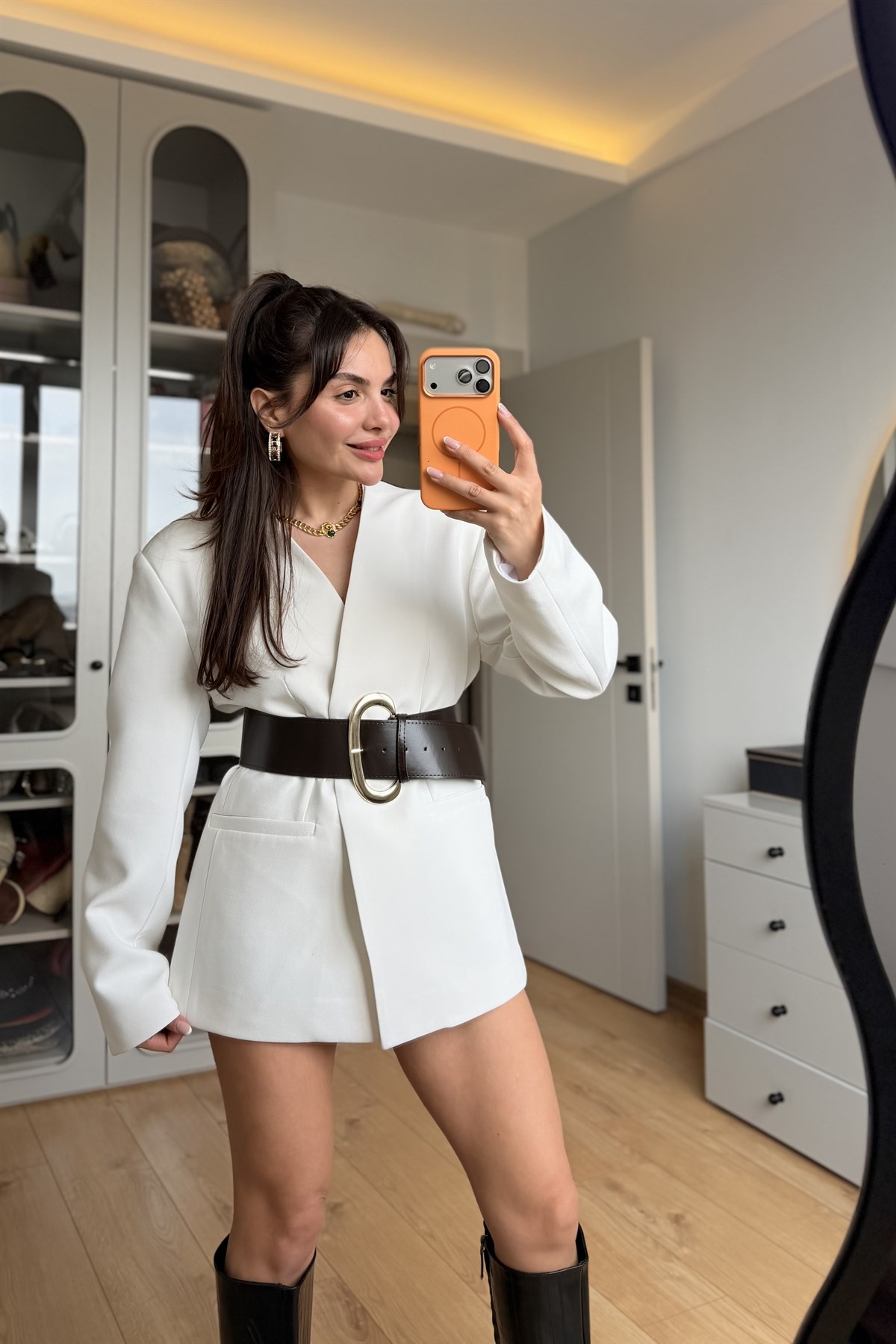 Reuben Beyaz Kalın Kemerli Blazer Ceket