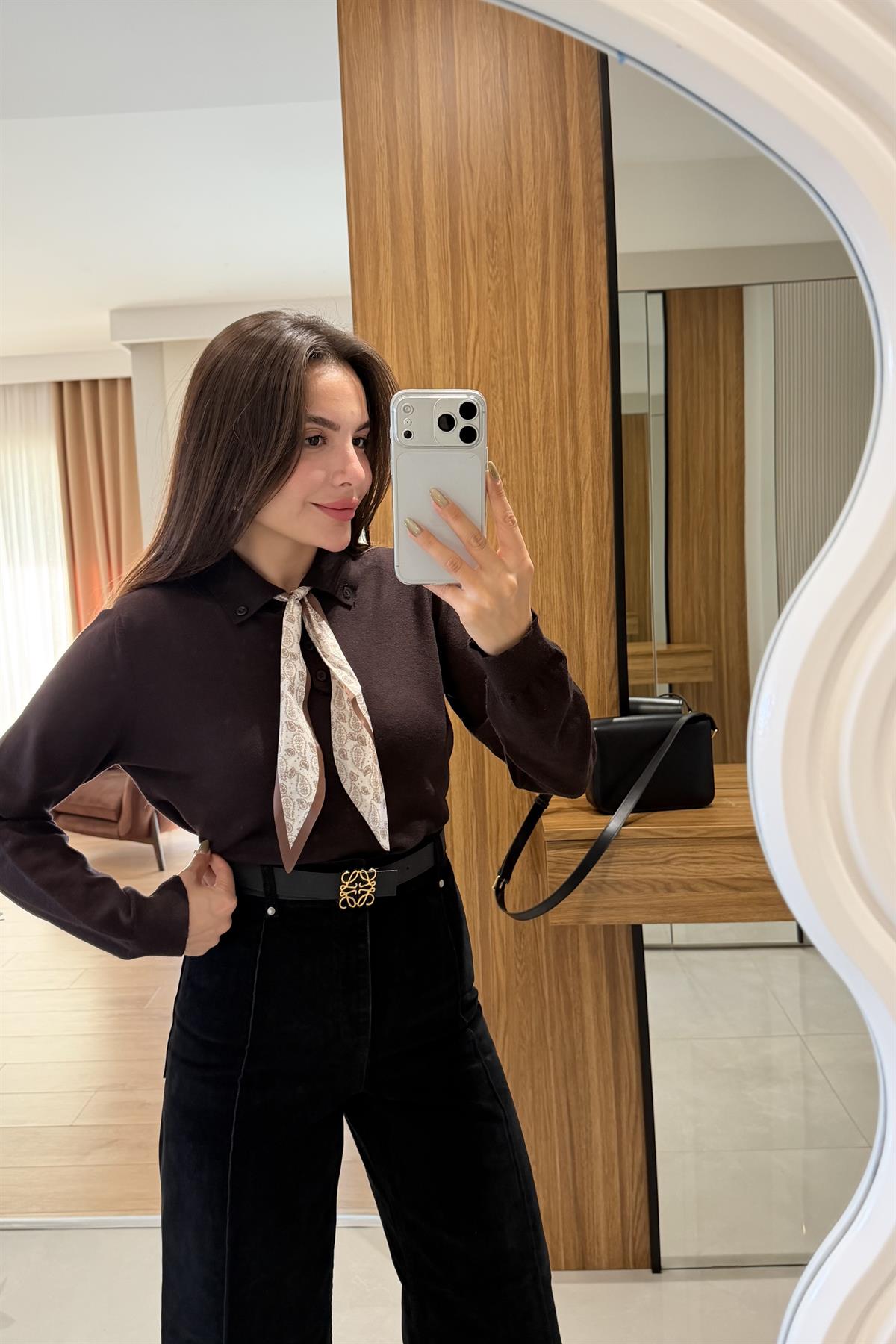 Revage Kahverengi Fularlı Triko