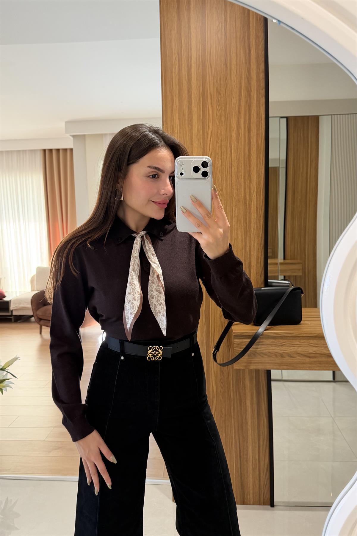 Revage Kahverengi Fularlı Triko