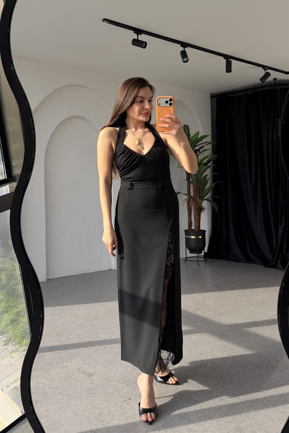Ribbon Siyah Dantel Yırtmaçlı Maxi Etek