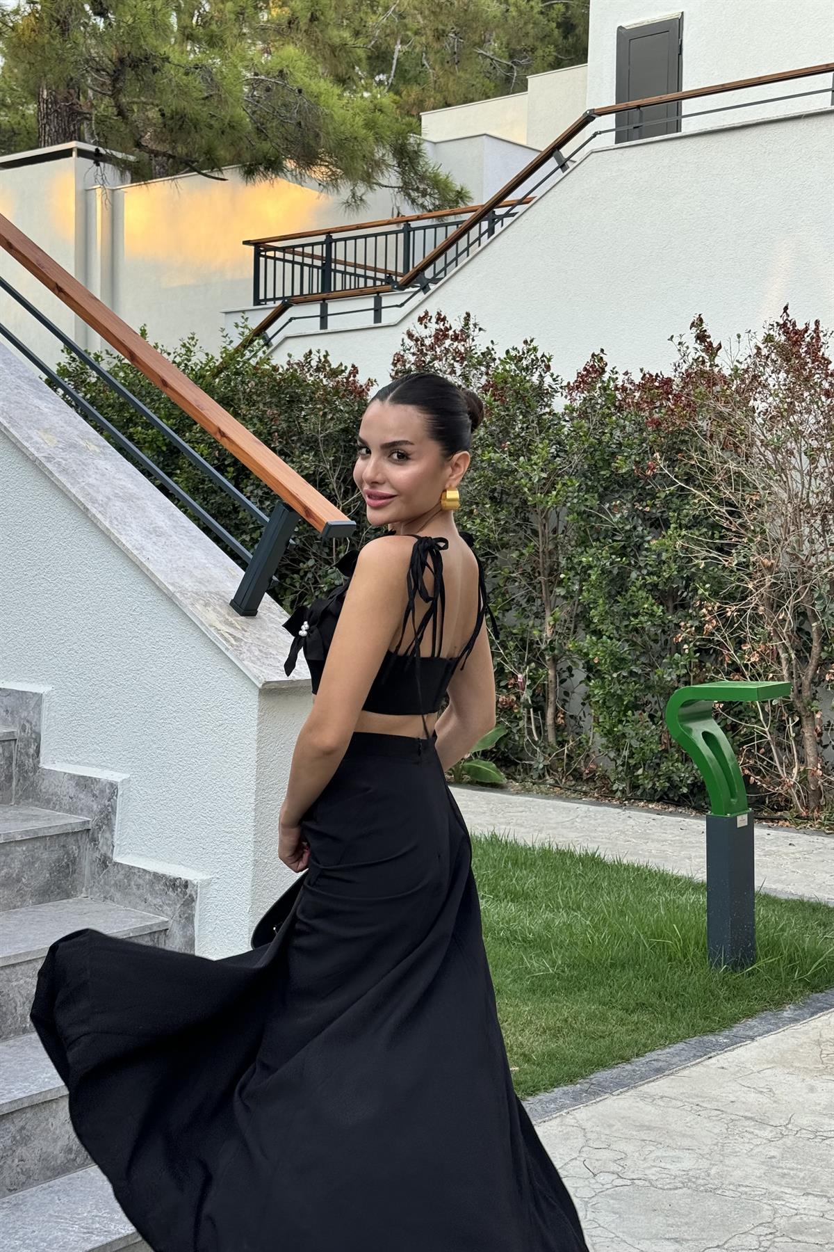 Rita Siyah Çiçekli Çan Etekli Takım