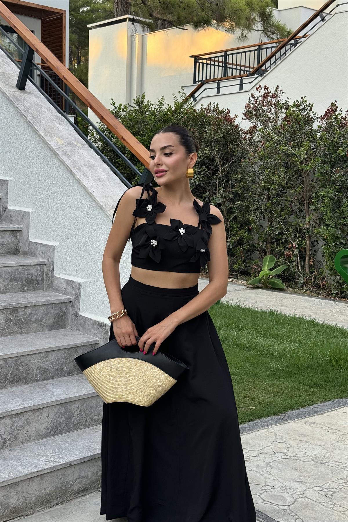 Rita Siyah Çiçekli Çan Etekli Takım