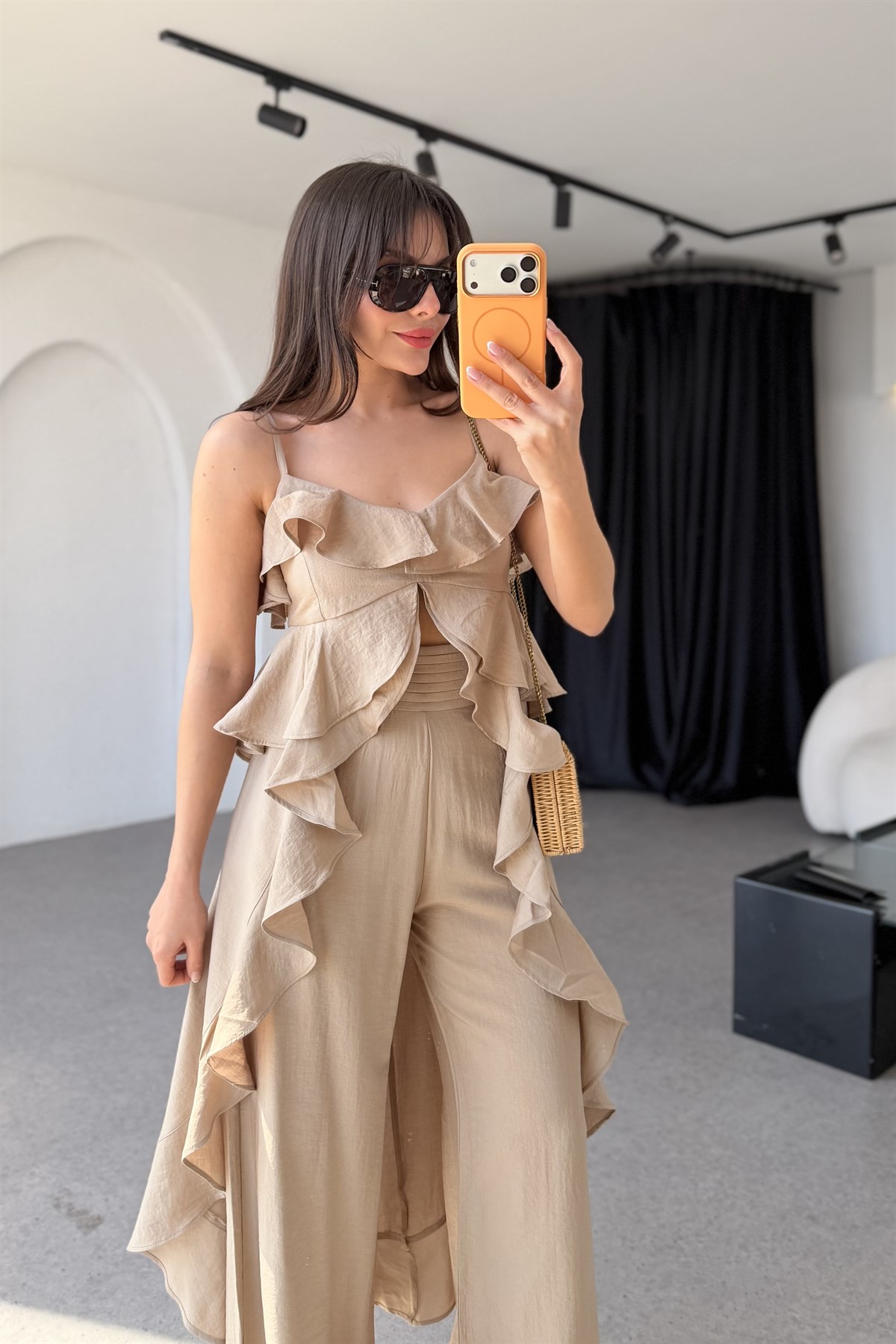 Riva Bej Fırfır Bluz Pantolon Takım