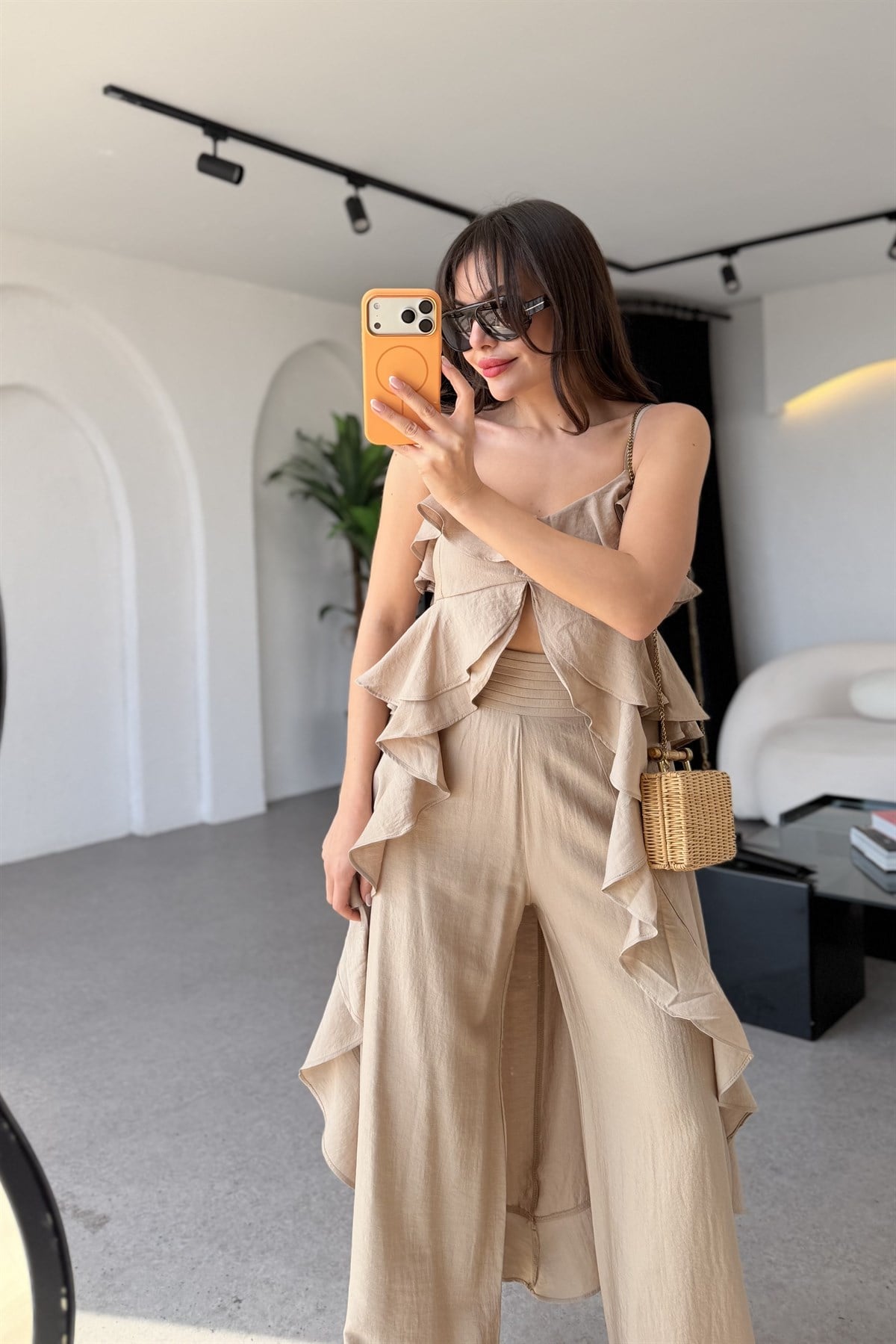 Riva Bej Fırfır Bluz Pantolon Takım