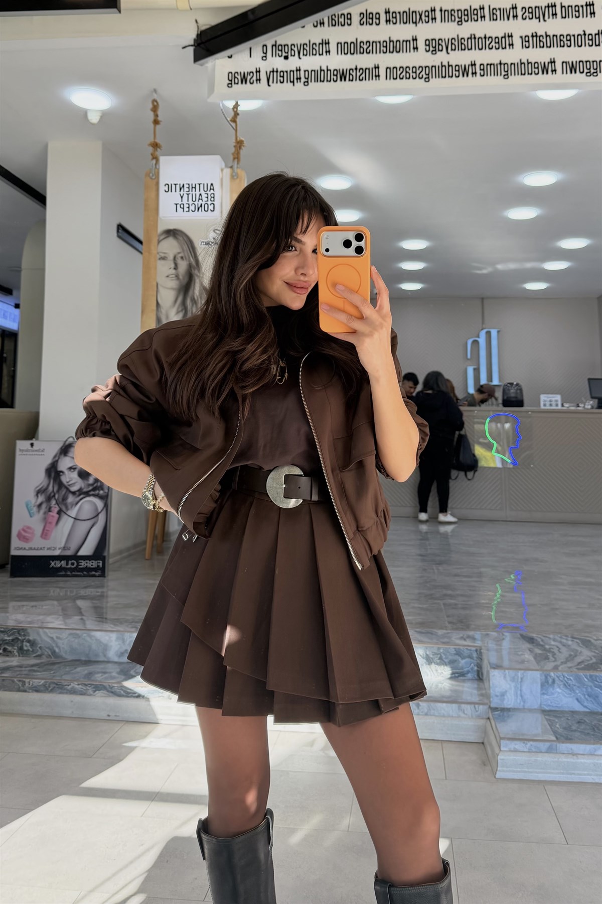 Romeo Kahve Kemerli Pileli Şort Etek