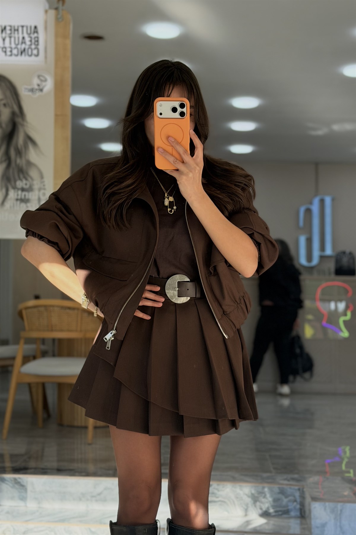 Romeo Kahve Kemerli Pileli Şort Etek