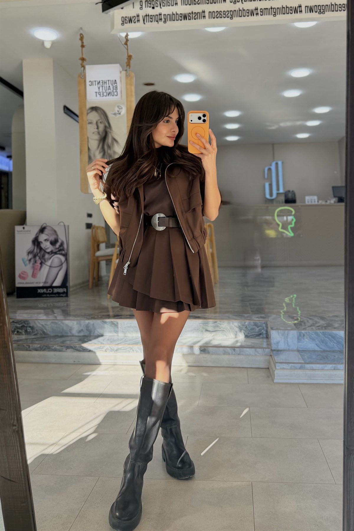 Romeo Kahve Kemerli Pileli Şort Etek