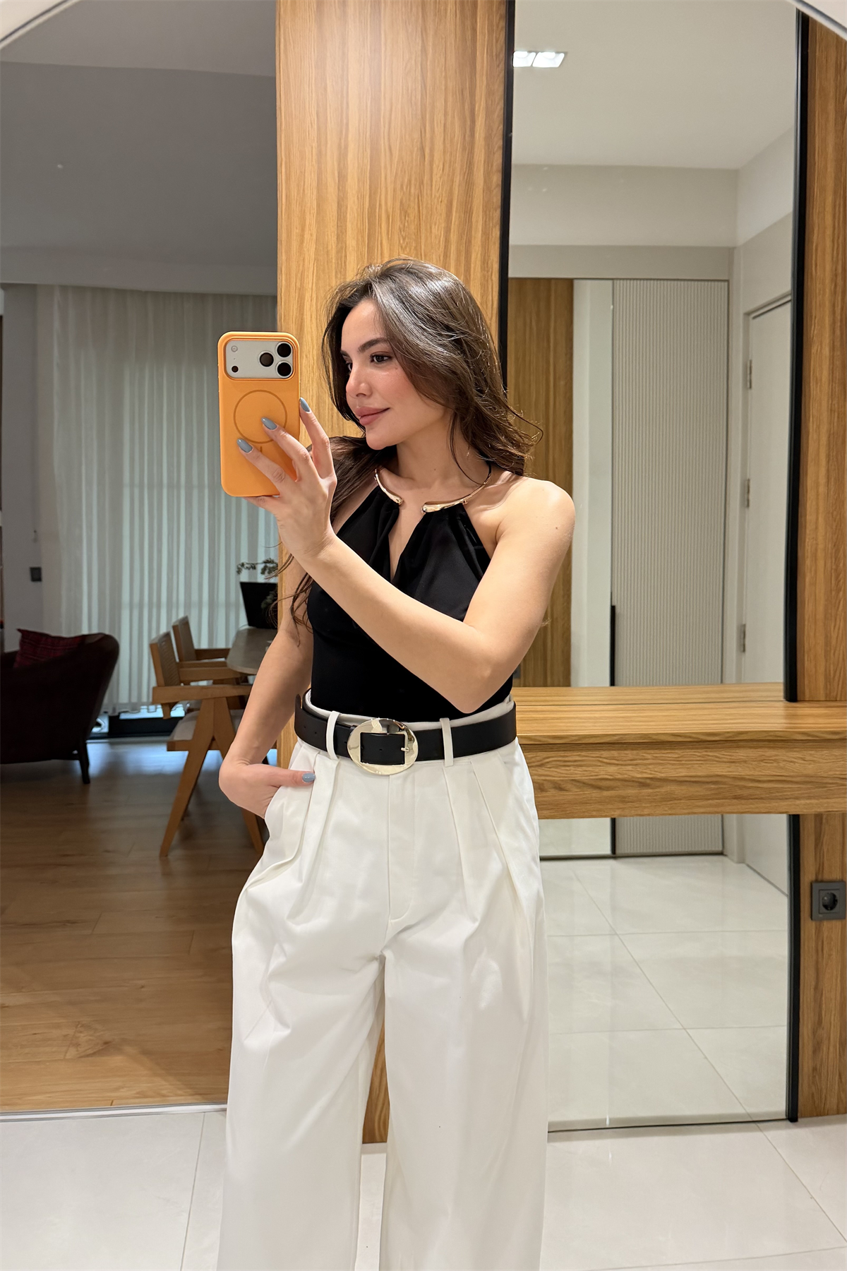 Rosalie Siyah Kolye Detaylı Bluz