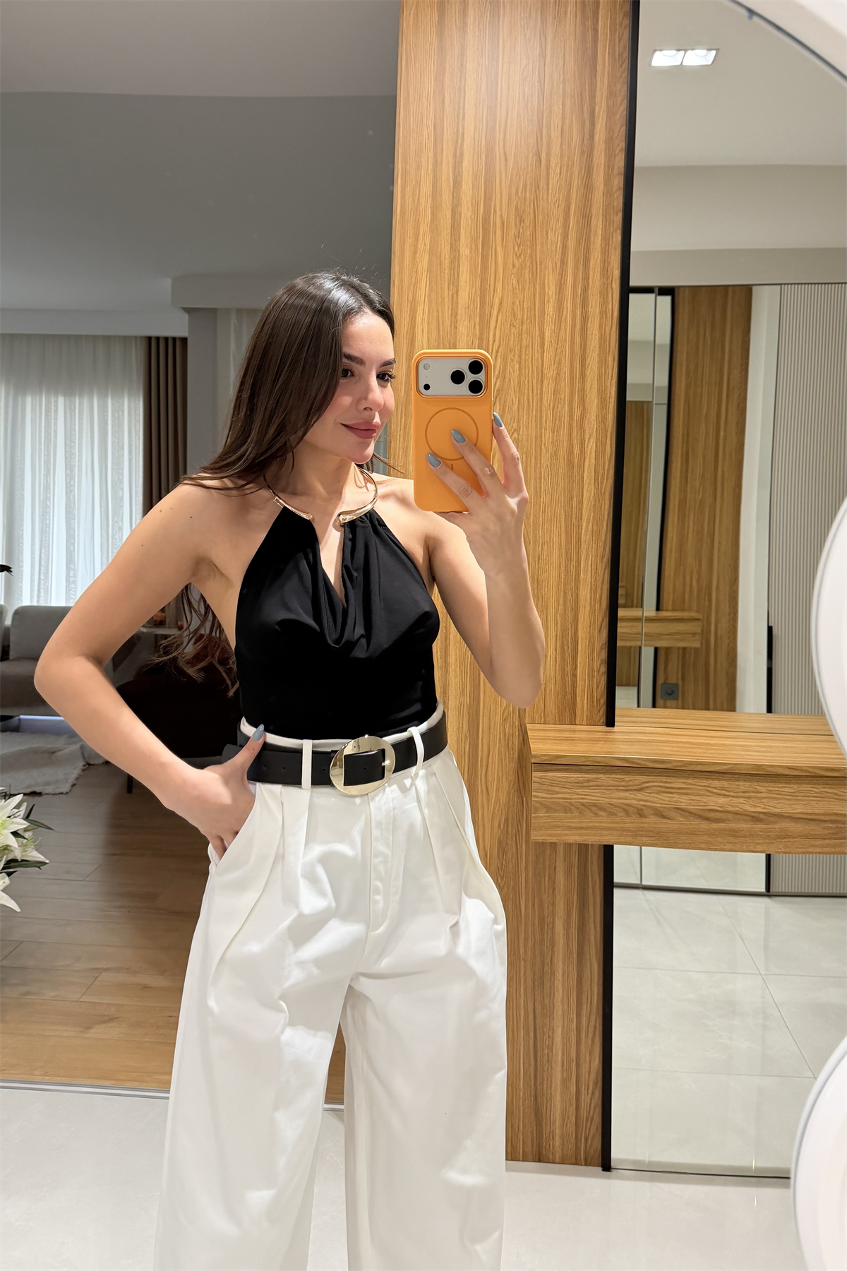 Rosalie Siyah Kolye Detaylı Bluz