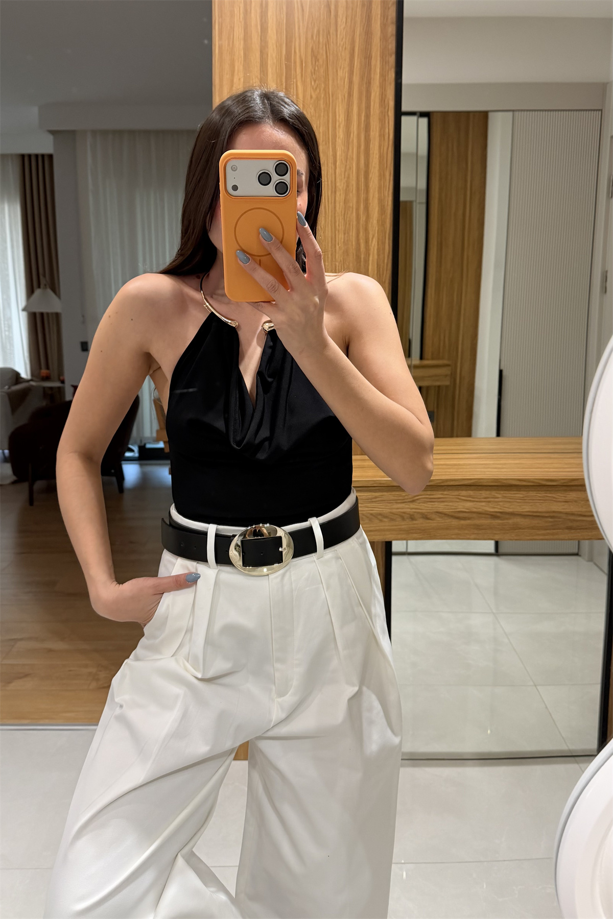 Rosalie Siyah Kolye Detaylı Bluz