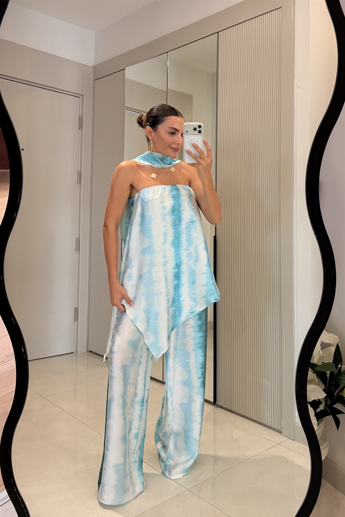 Rosenda Mavi Saten Şal Detaylı Asimetrik Takım