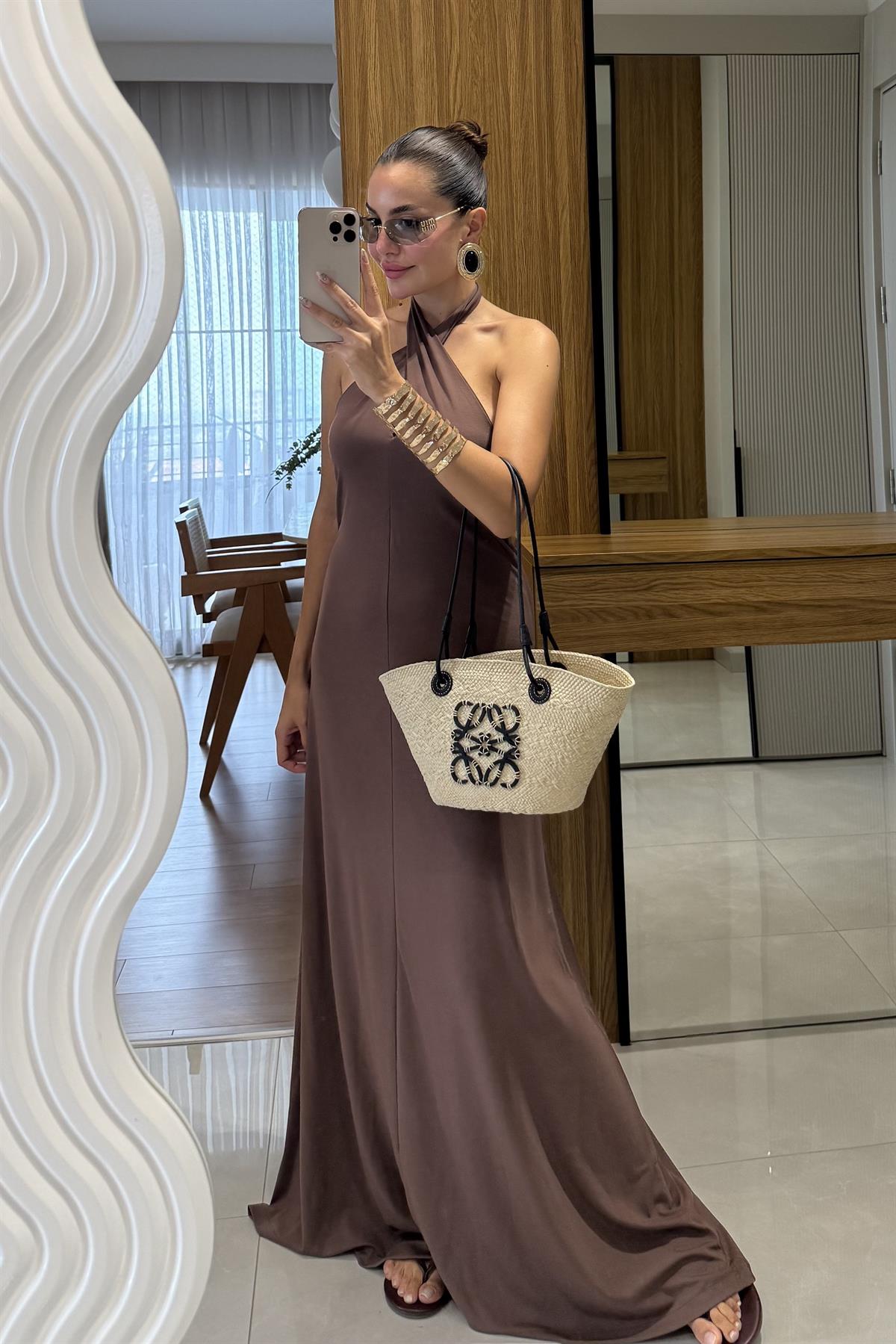 Royal Kahve Boyundan Bağlamalı Maxi Elbise