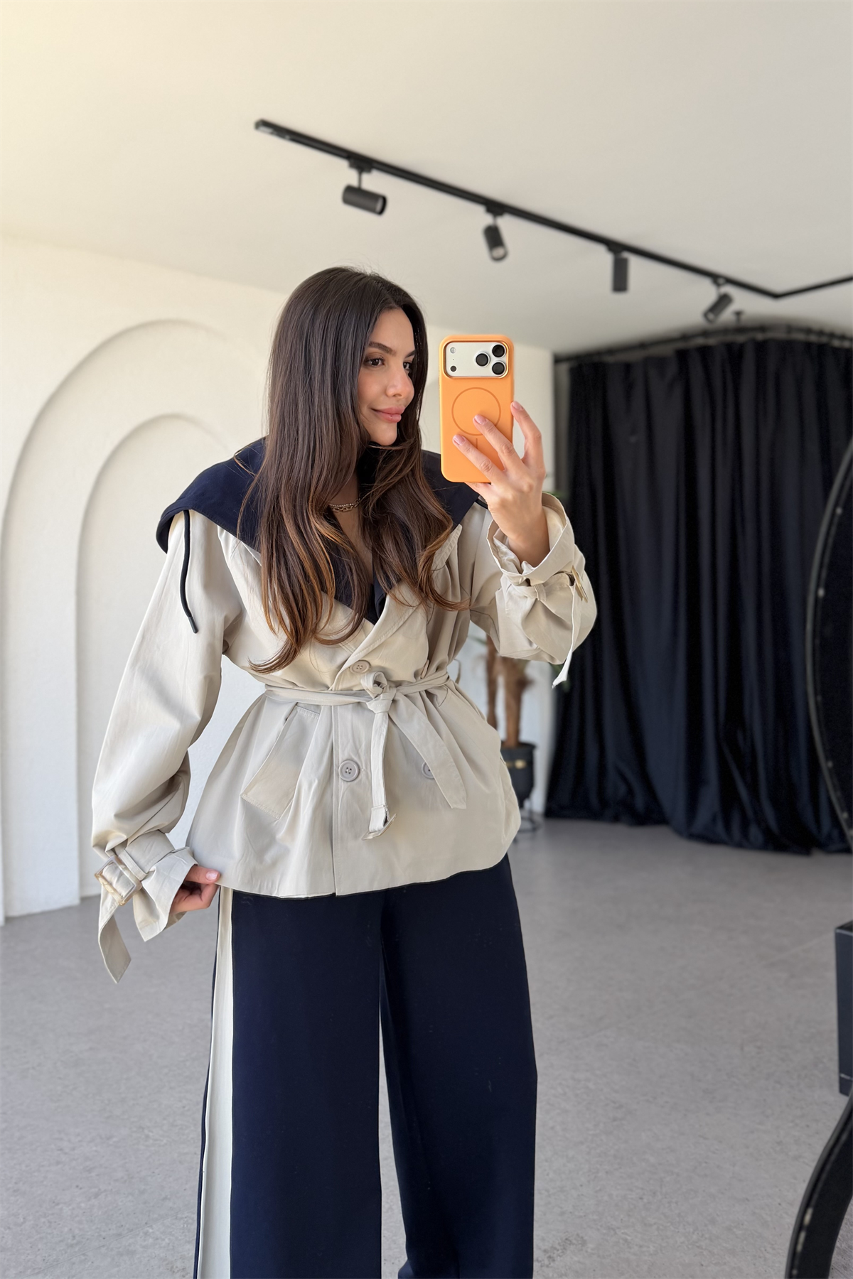 Rubert Bej Lacivert Trenç Detaylı Kuşaklı Takım