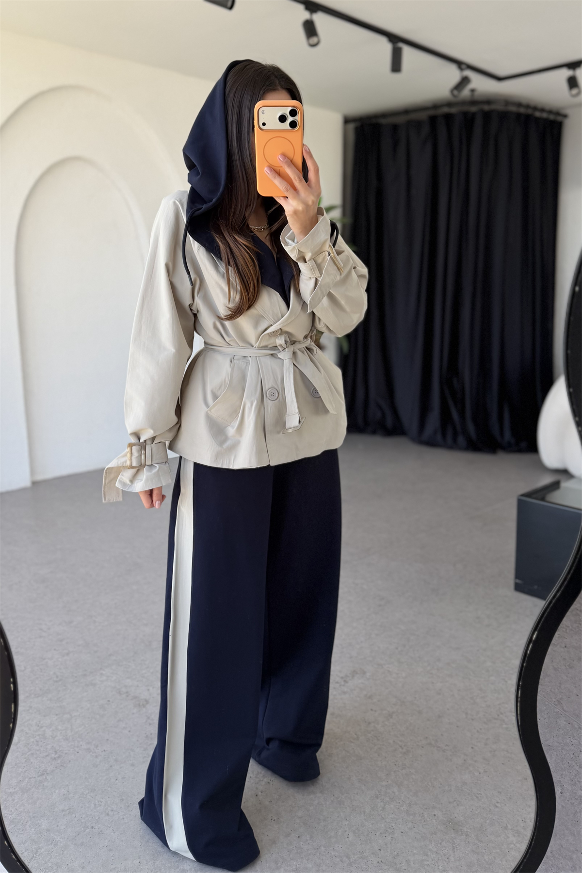 Rubert Bej Lacivert Trenç Detaylı Kuşaklı Takım