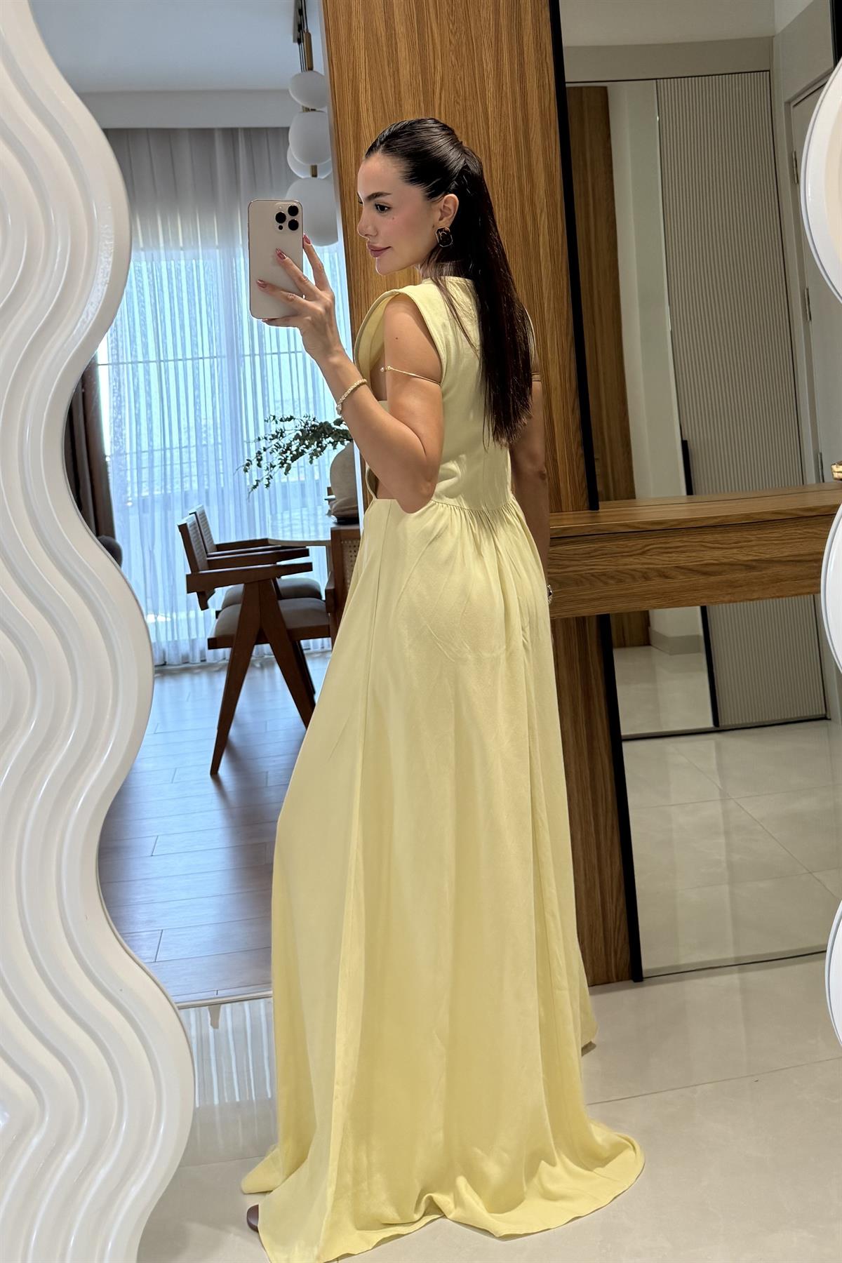 Russia Sarı Yan Dekolteli Keten Elbise