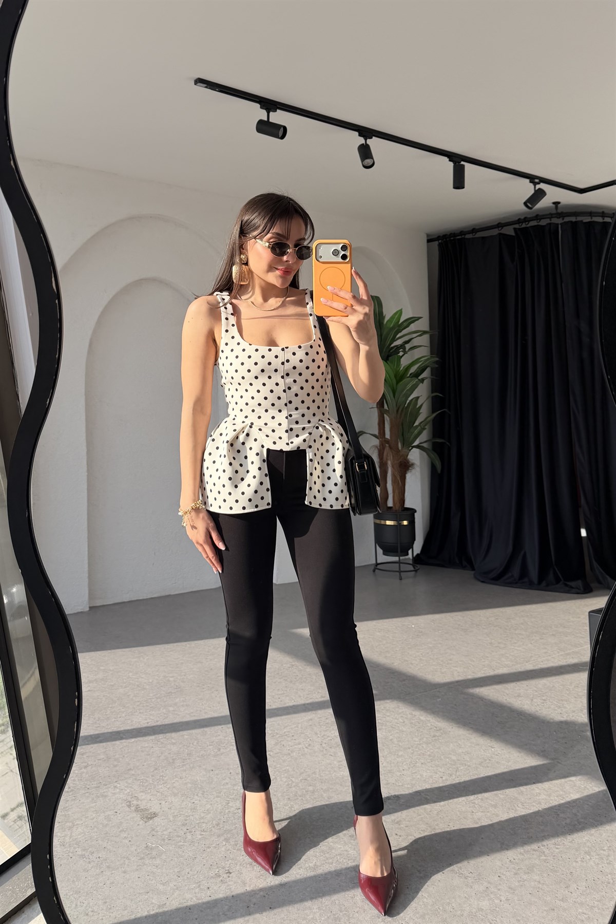 Russie Beyaz Puantiyeli Peplum Bluz
