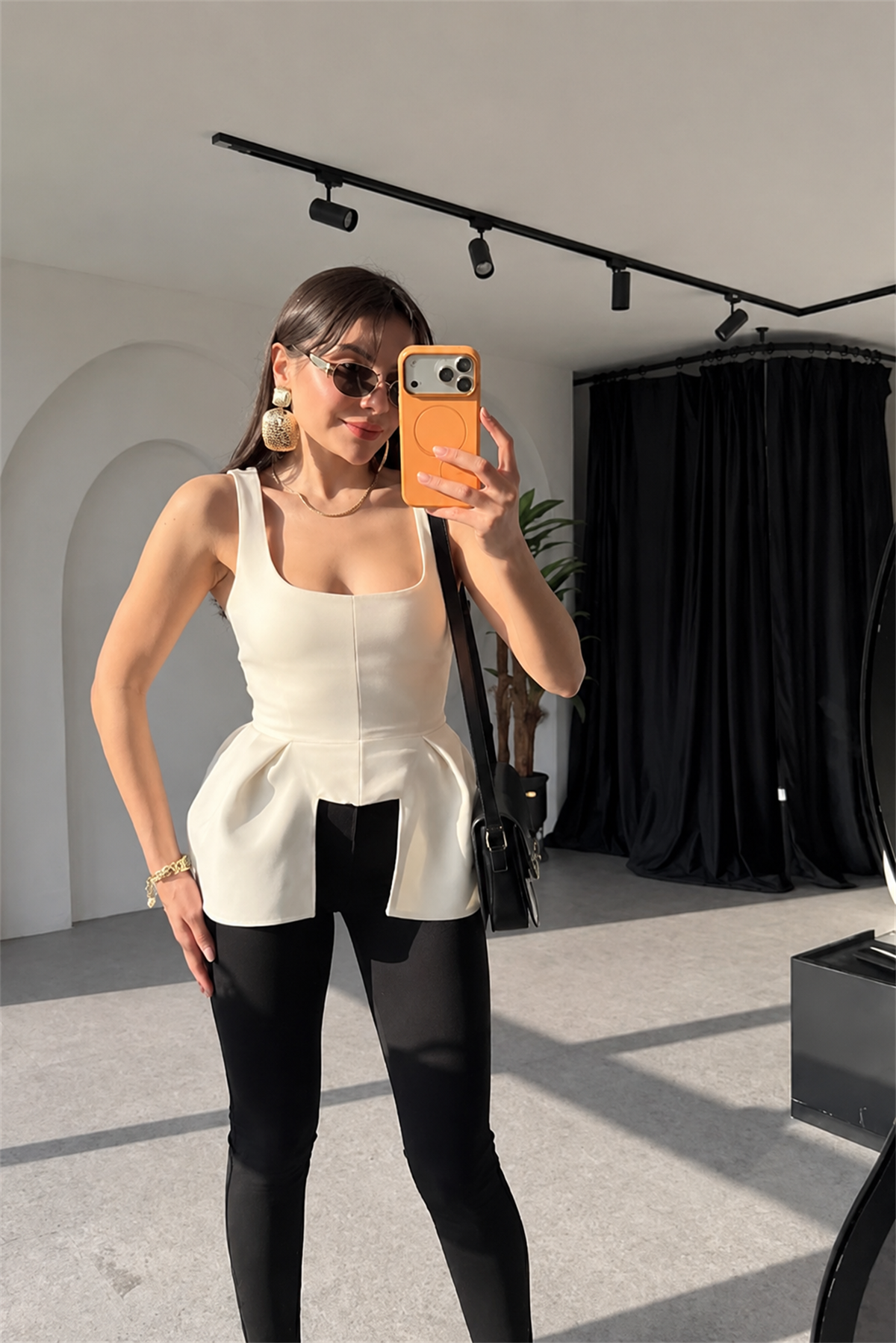 Russie Krem Peplum Bluz
