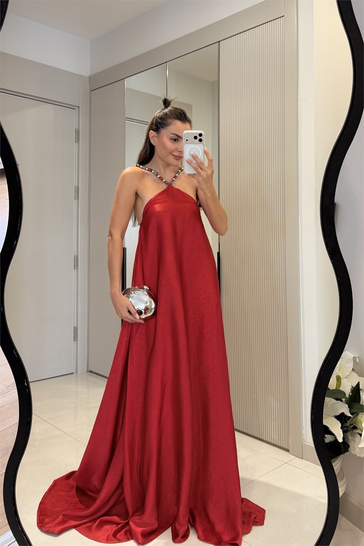 Safira Kırmızı Boncuk Askılı Saten Maxi Elbise