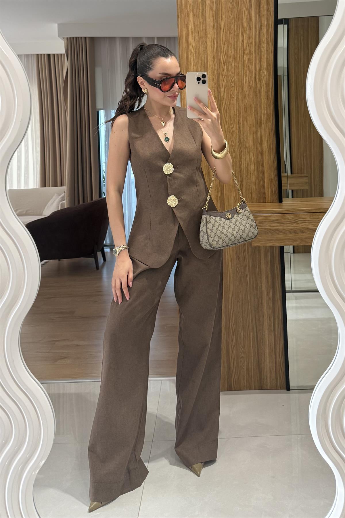 Samantha Acı Kahve Gold Düğmeli Keten Takım