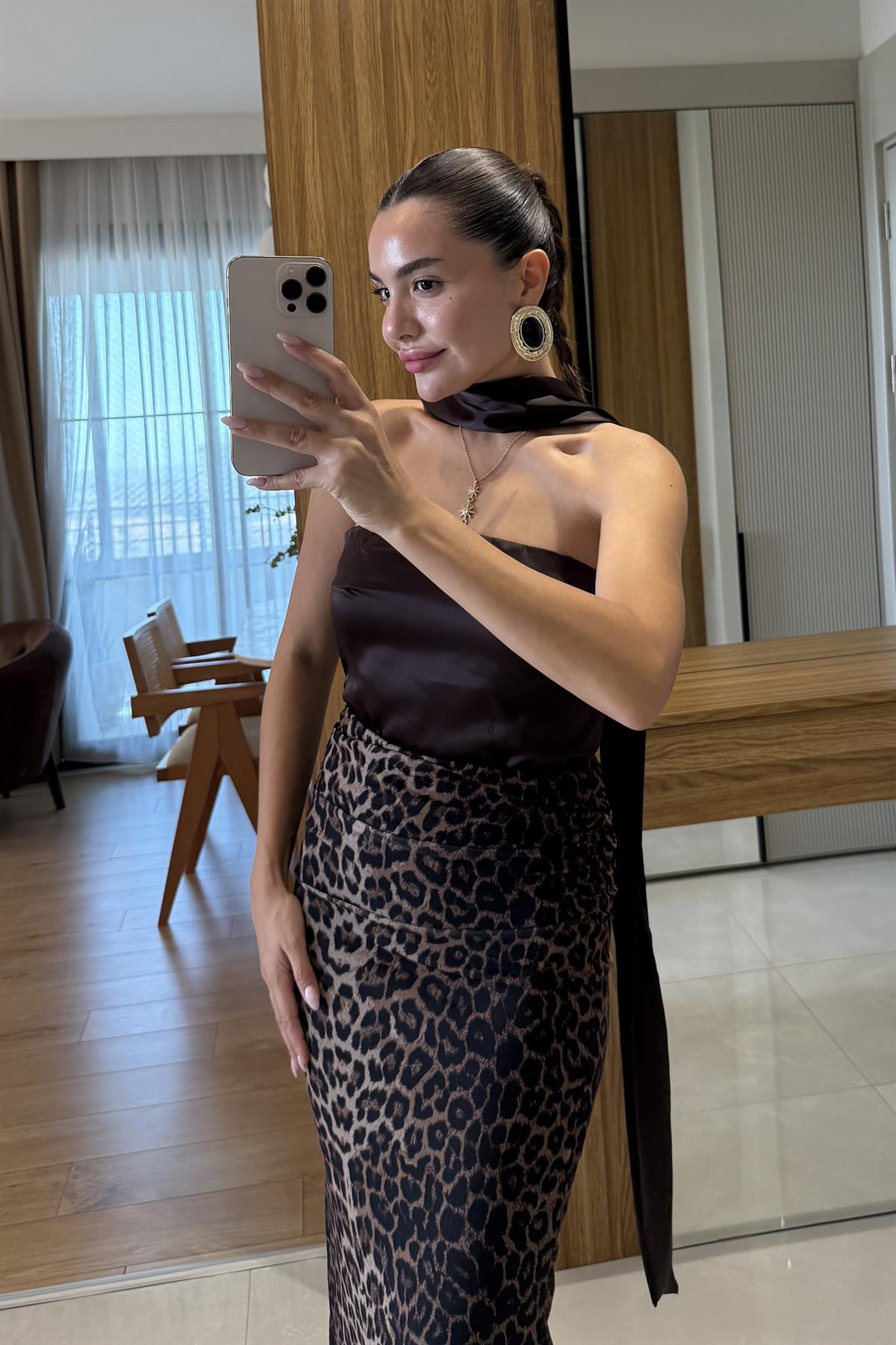 Saphira Kahve Saten Şallı Bluz