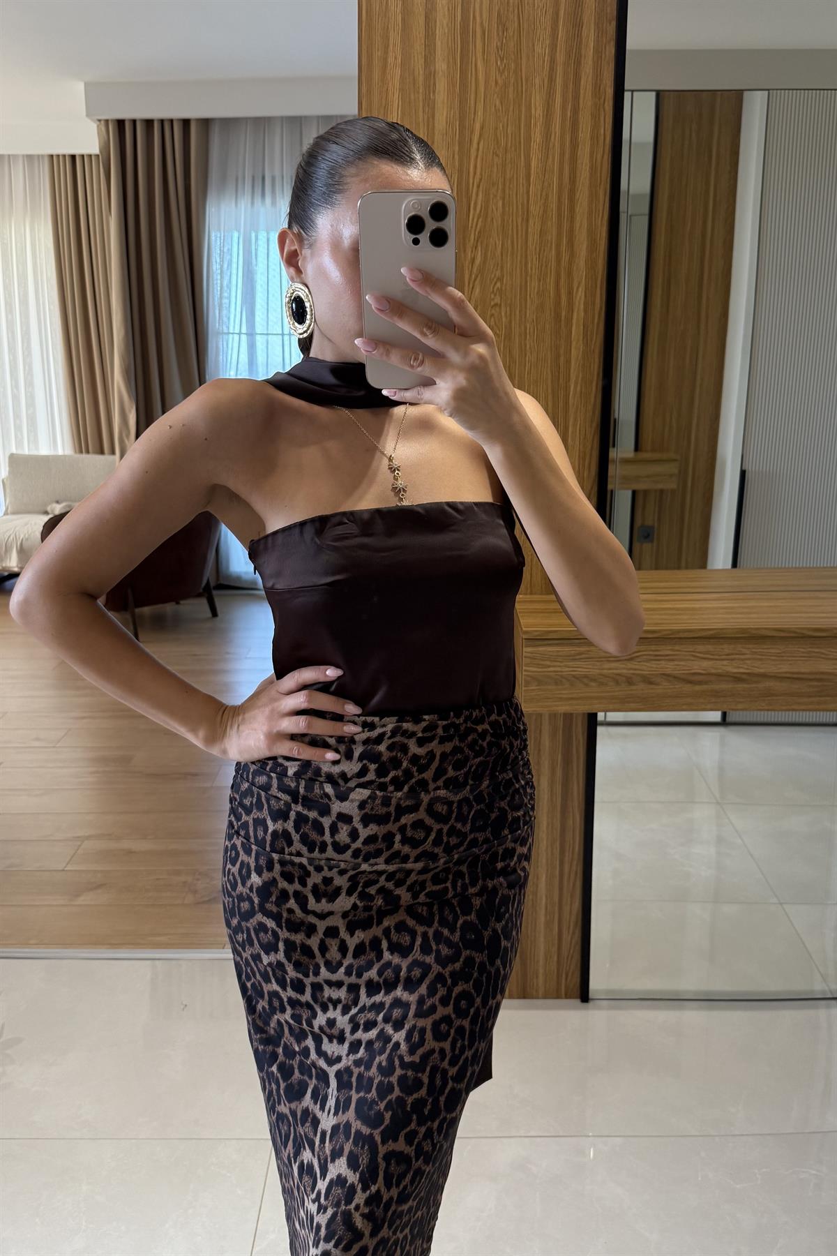 Saphira Kahve Saten Şallı Bluz