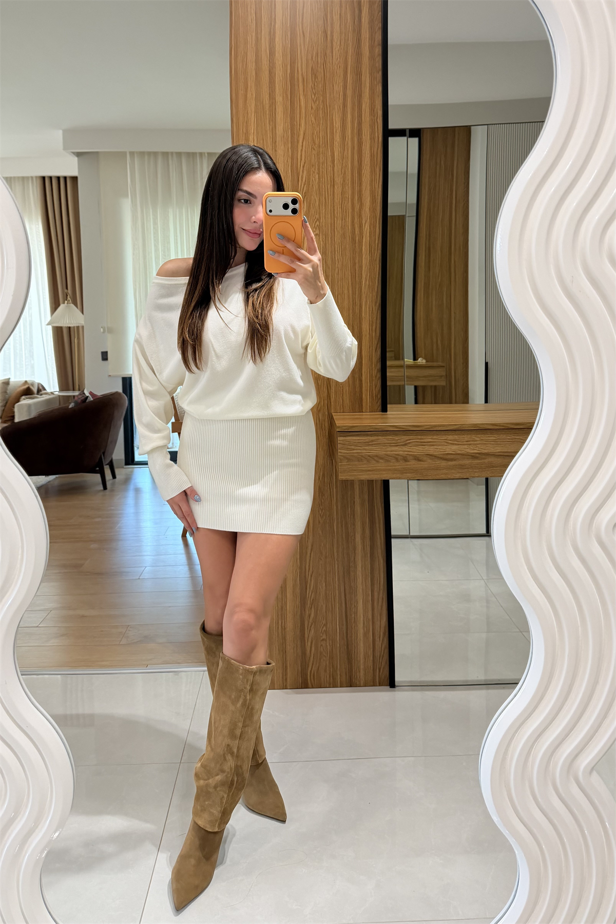 Selina Beyaz Düşük Omuz Mini Triko Elbise