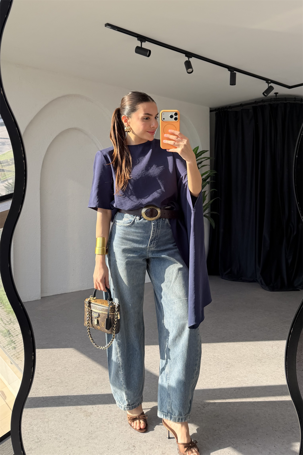 Sendy Lacivert Asimetrik Kesim Tencel Bluz