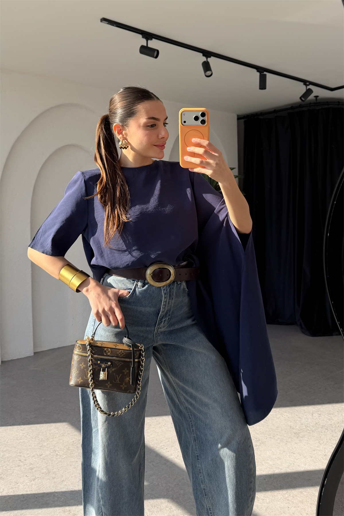 Sendy Lacivert Asimetrik Kesim Tencel Bluz