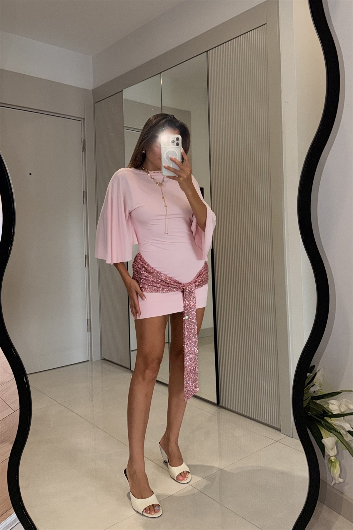 Sequin Pembe Payet Kuşaklı Sırt Dekolteli Elbise