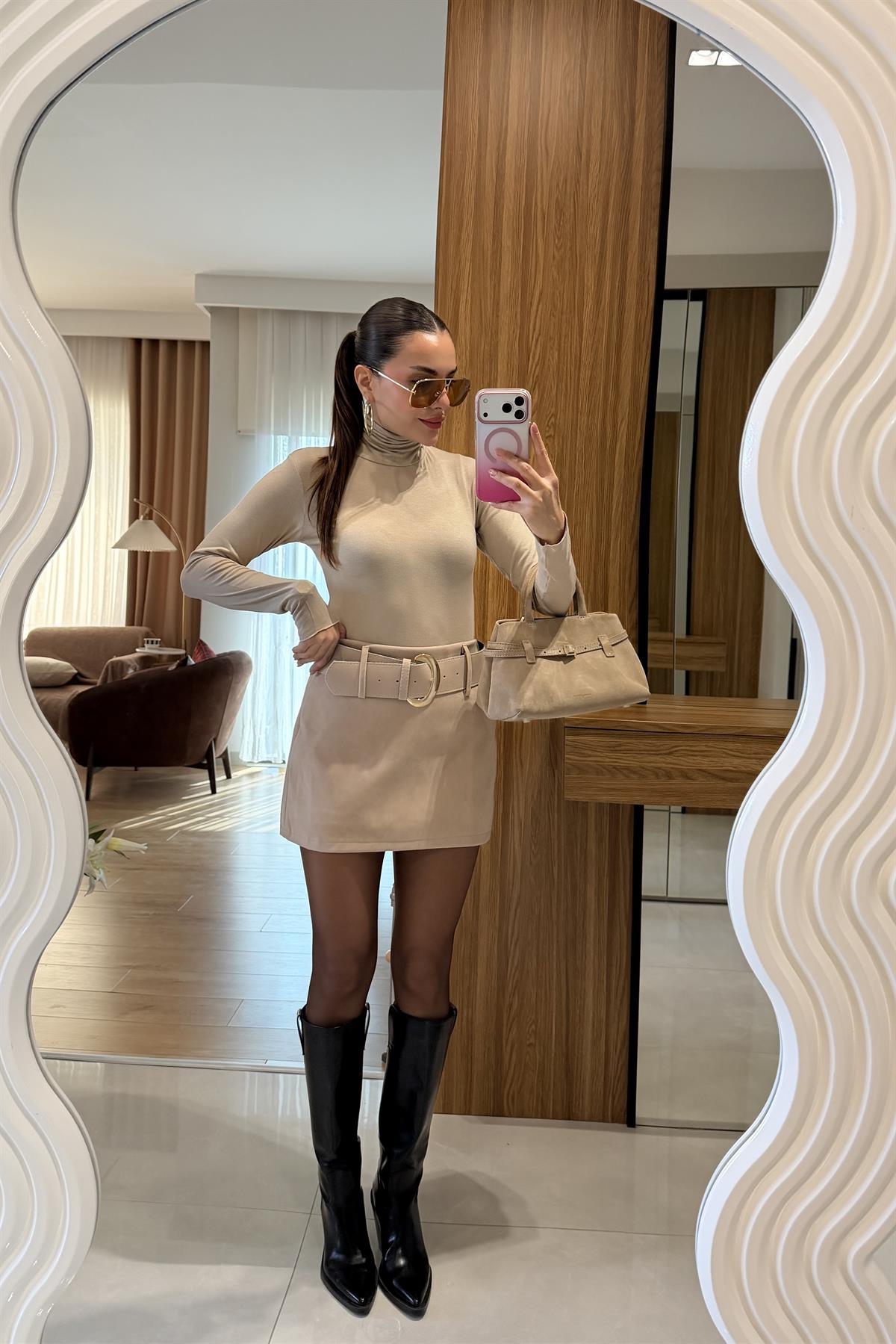 Seria Krem Kemerli Süet Şort Etek