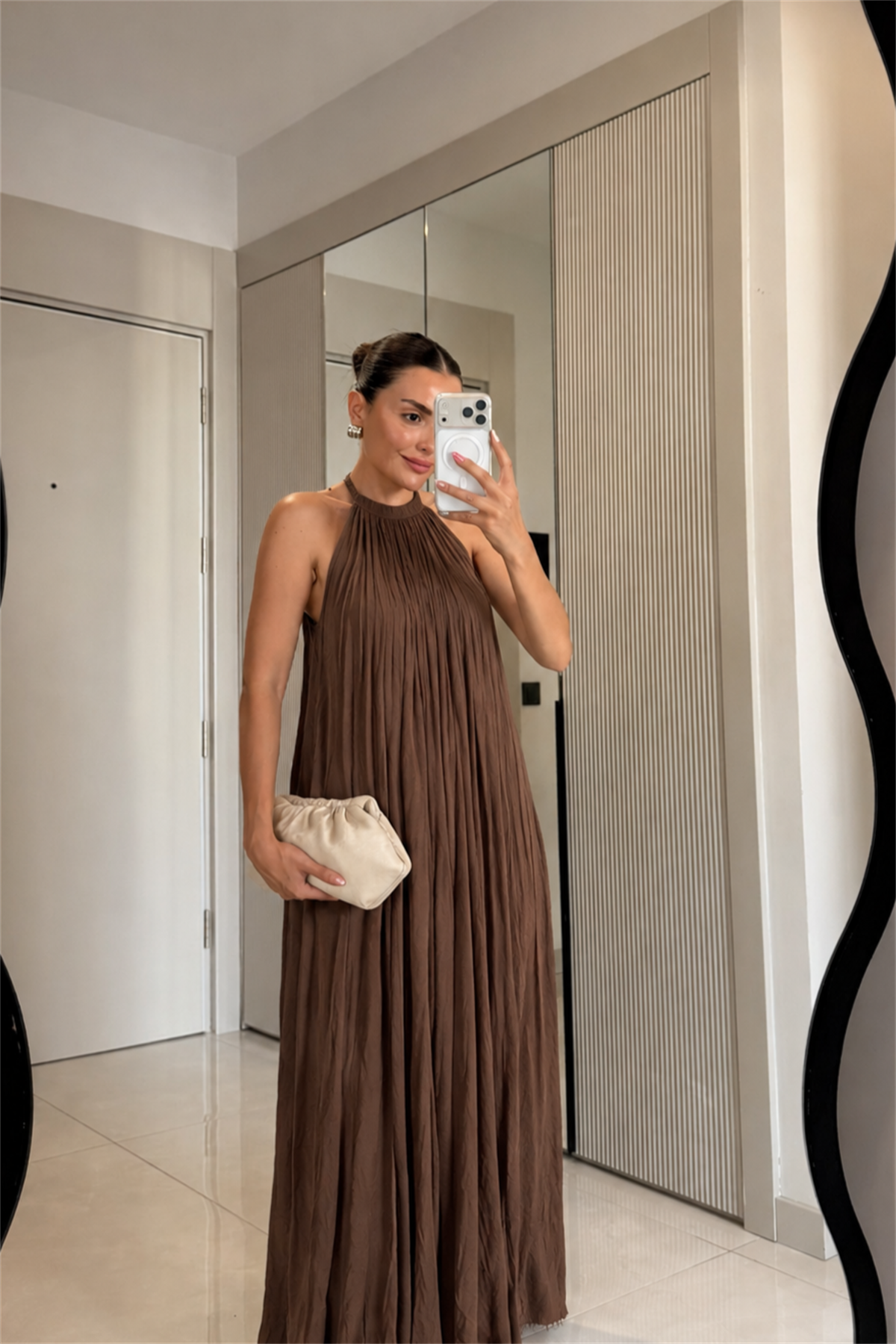 Shaila Kahve Kırışık Model Maxi Elbise