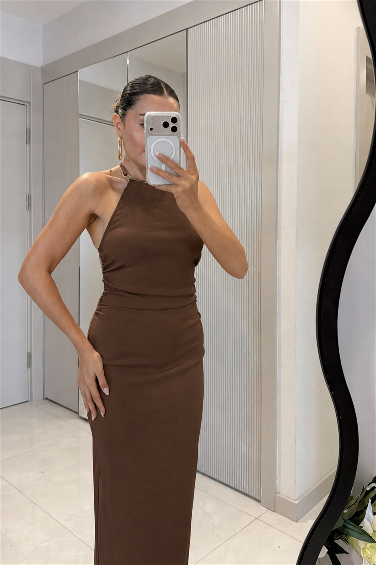 Shanna Kahve Kolye Detaylı Sırt Dekolteli Elbise