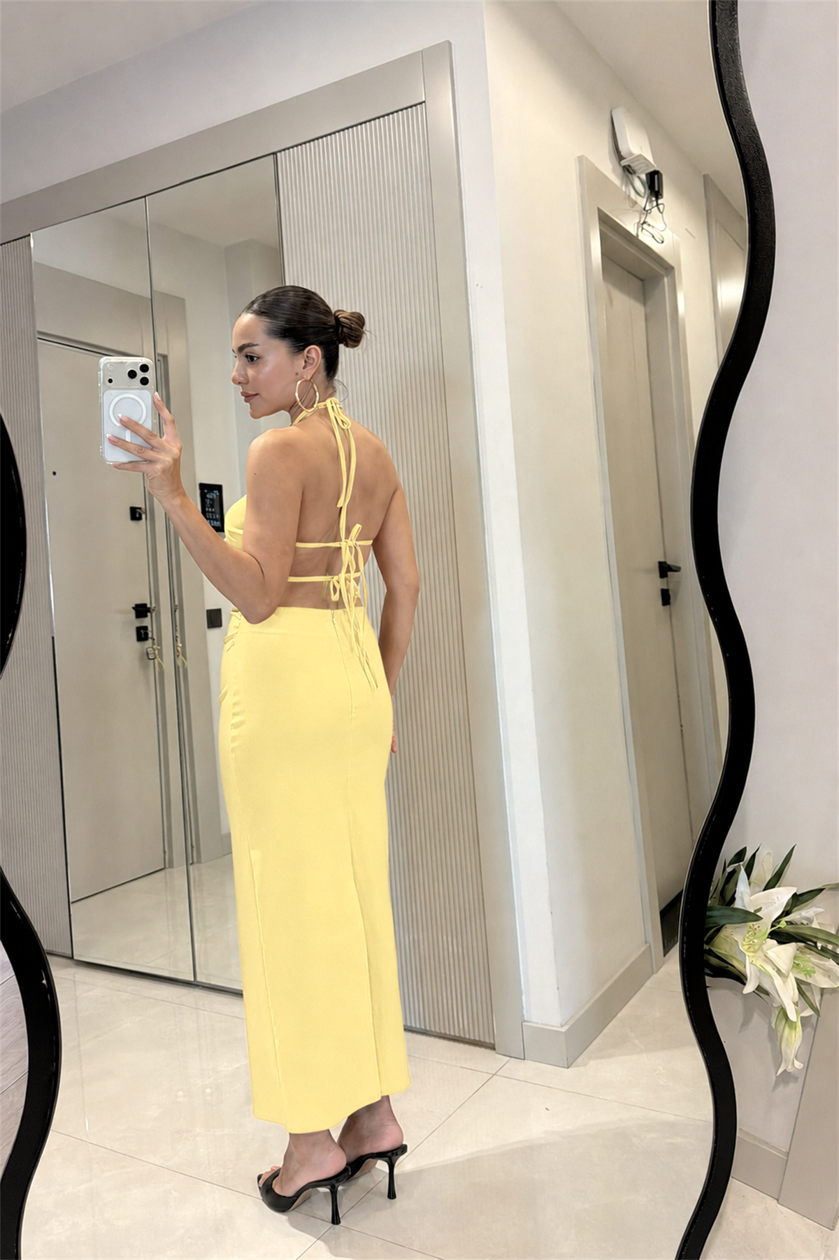 Shanna Sarı Kolye Detaylı Sırt Dekolteli Elbise