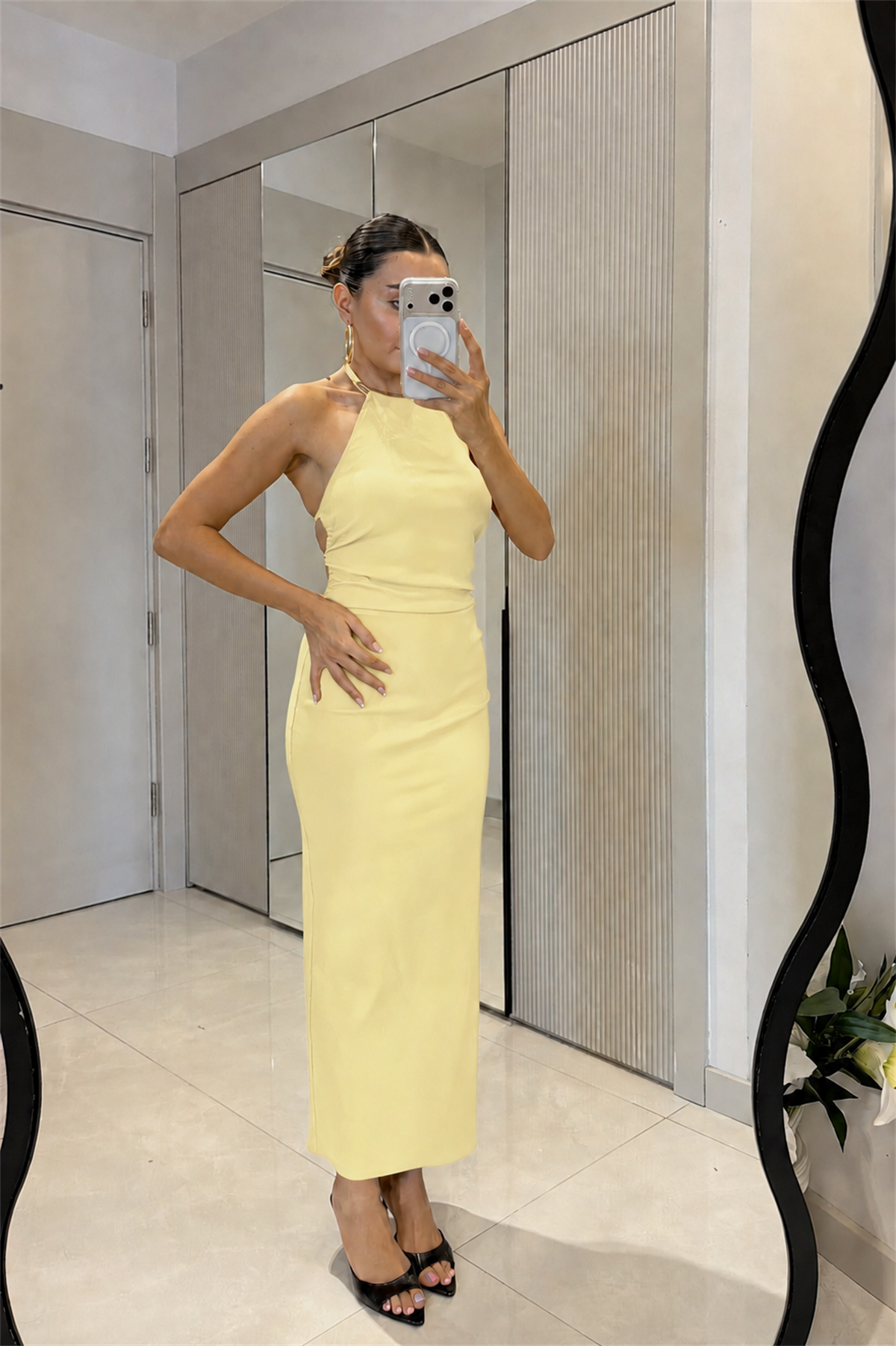 Shanna Sarı Kolye Detaylı Sırt Dekolteli Elbise