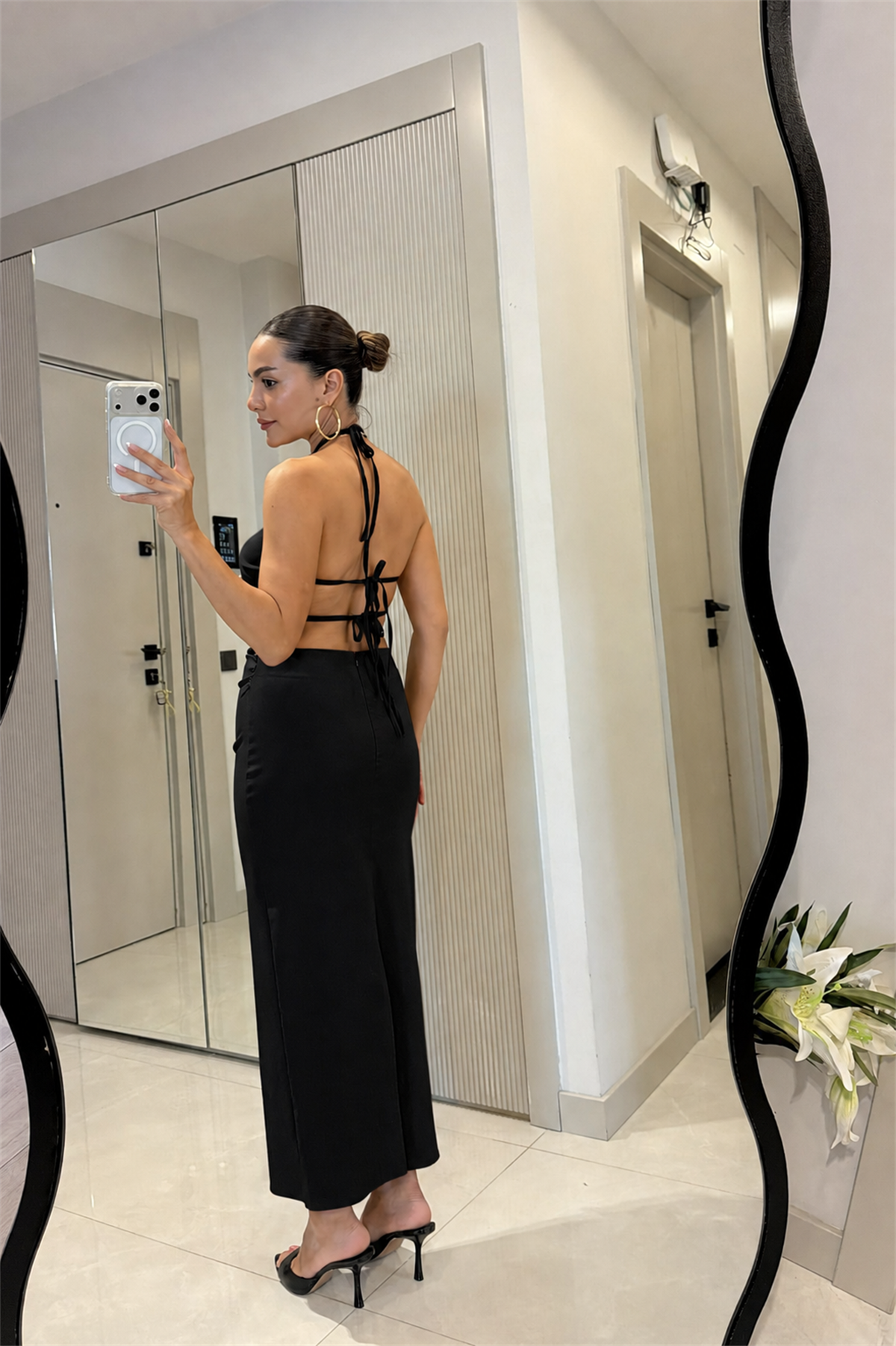 Shanna Siyah Kolye Detaylı Sırt Dekolteli Elbise