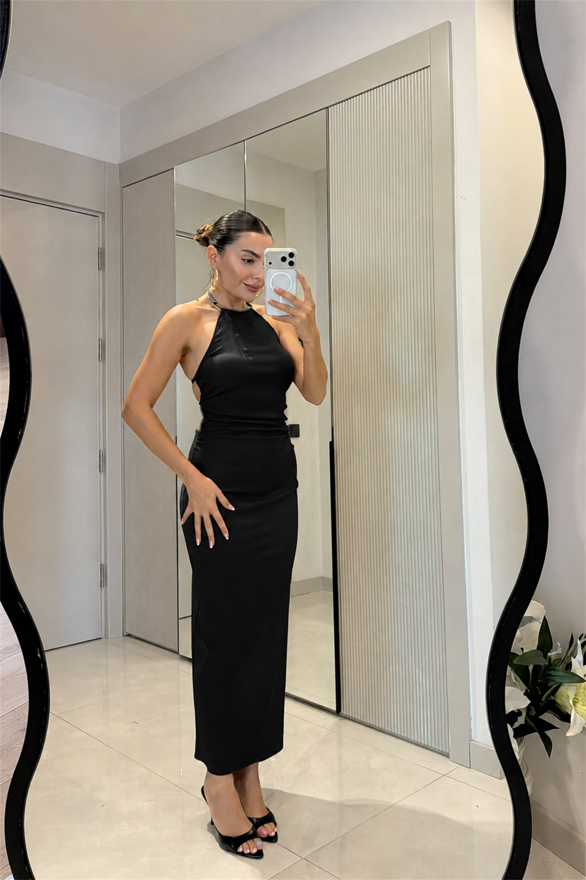 Shanna Siyah Kolye Detaylı Sırt Dekolteli Elbise