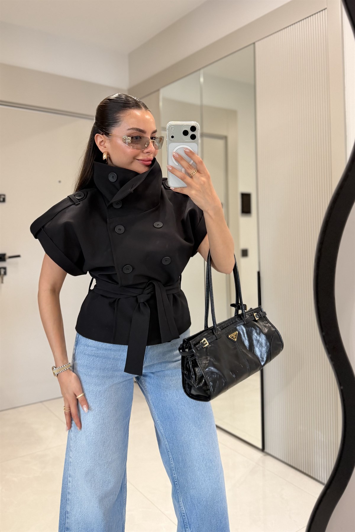 Show Siyah Dik Yaka Kolsuz Trenç