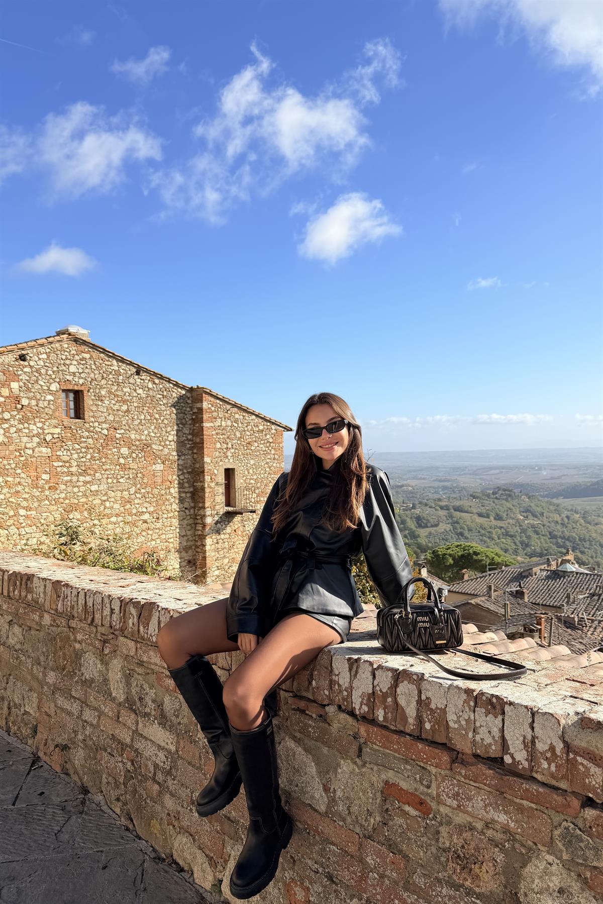 Montepulciano Siyah Deri Kuşaklı Ceket