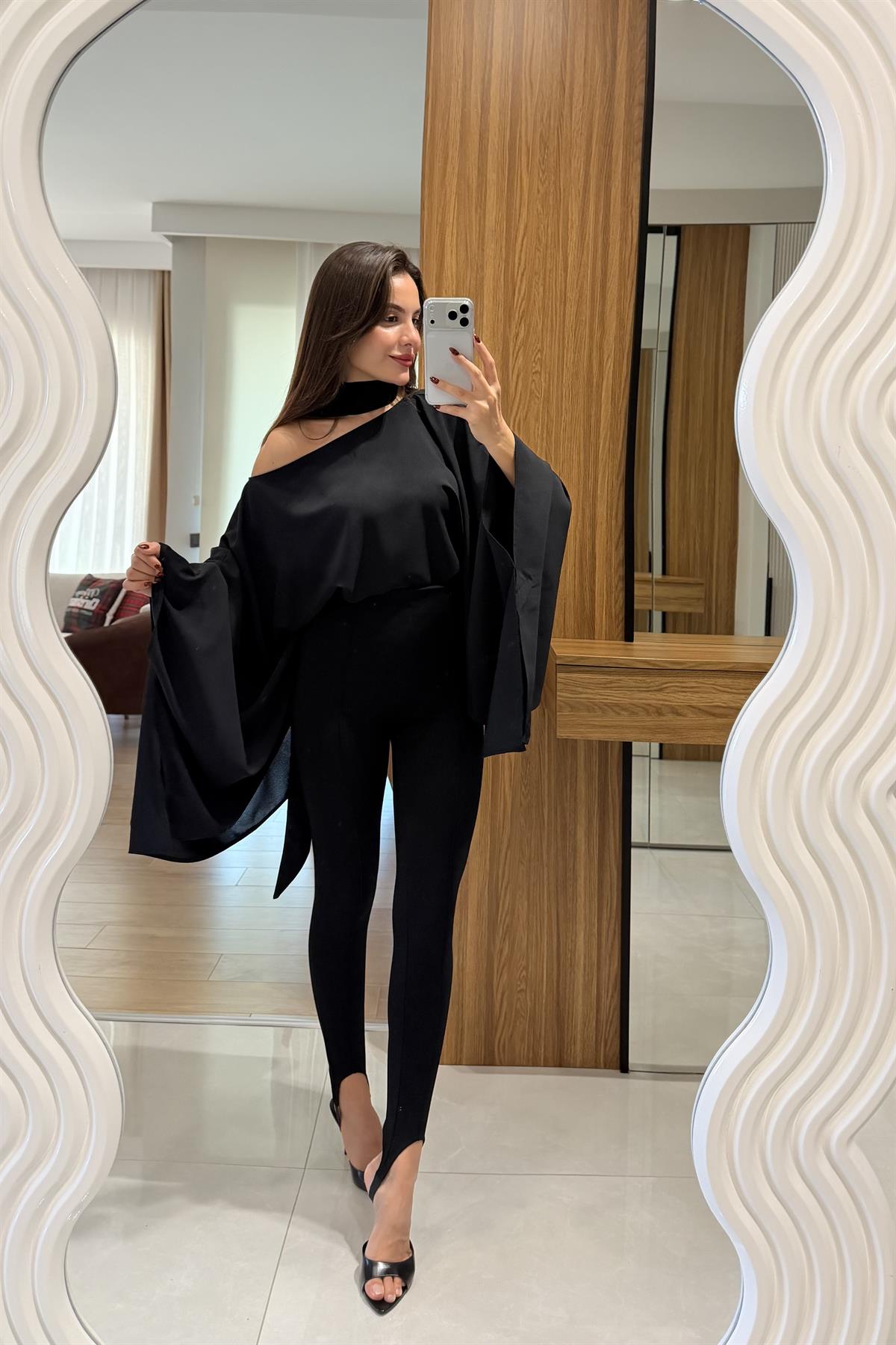 Sienna Siyah Fularlı Bluz