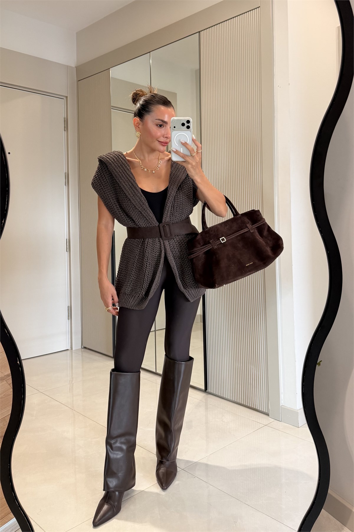Sior Kahve Süet Kemerli Kapüşonlu Örgü Yelek