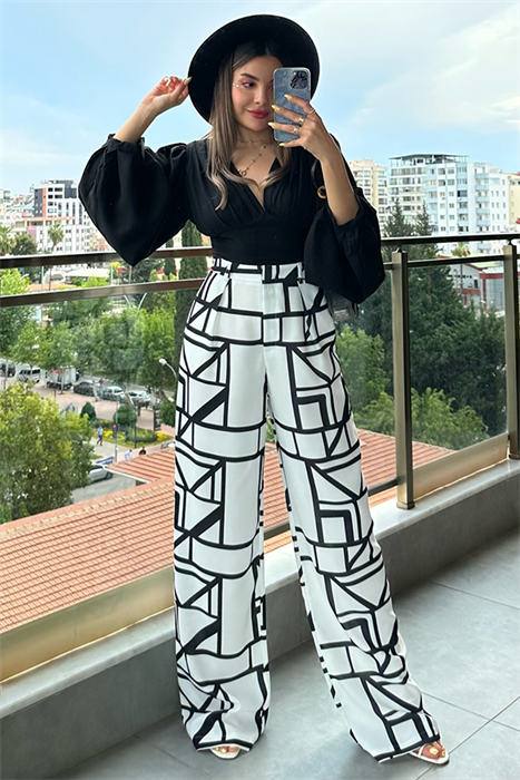 Siyah çizgi geçişli beyaz palazzo pantolon