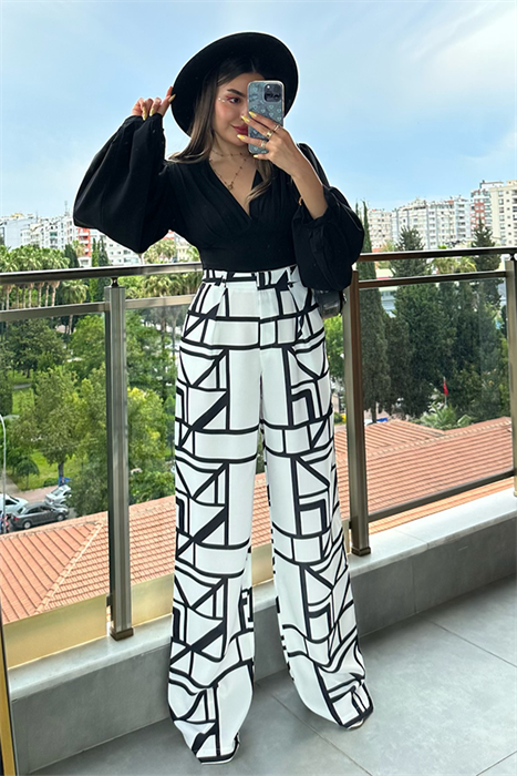 Siyah çizgi geçişli beyaz palazzo pantolon
