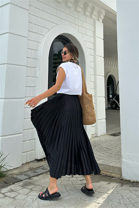 Siyah pileli midi etek