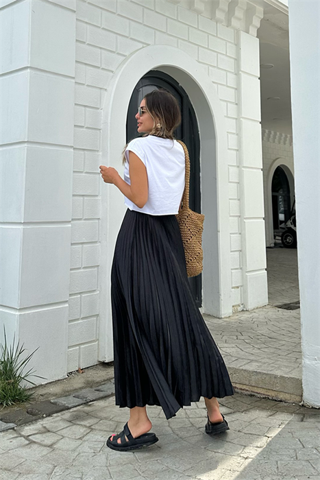 Siyah pileli midi etek