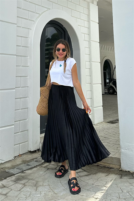 Siyah pileli midi etek