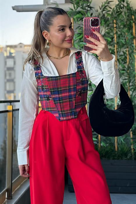 Sofi Kırmızı Ekose Detaylı Crop