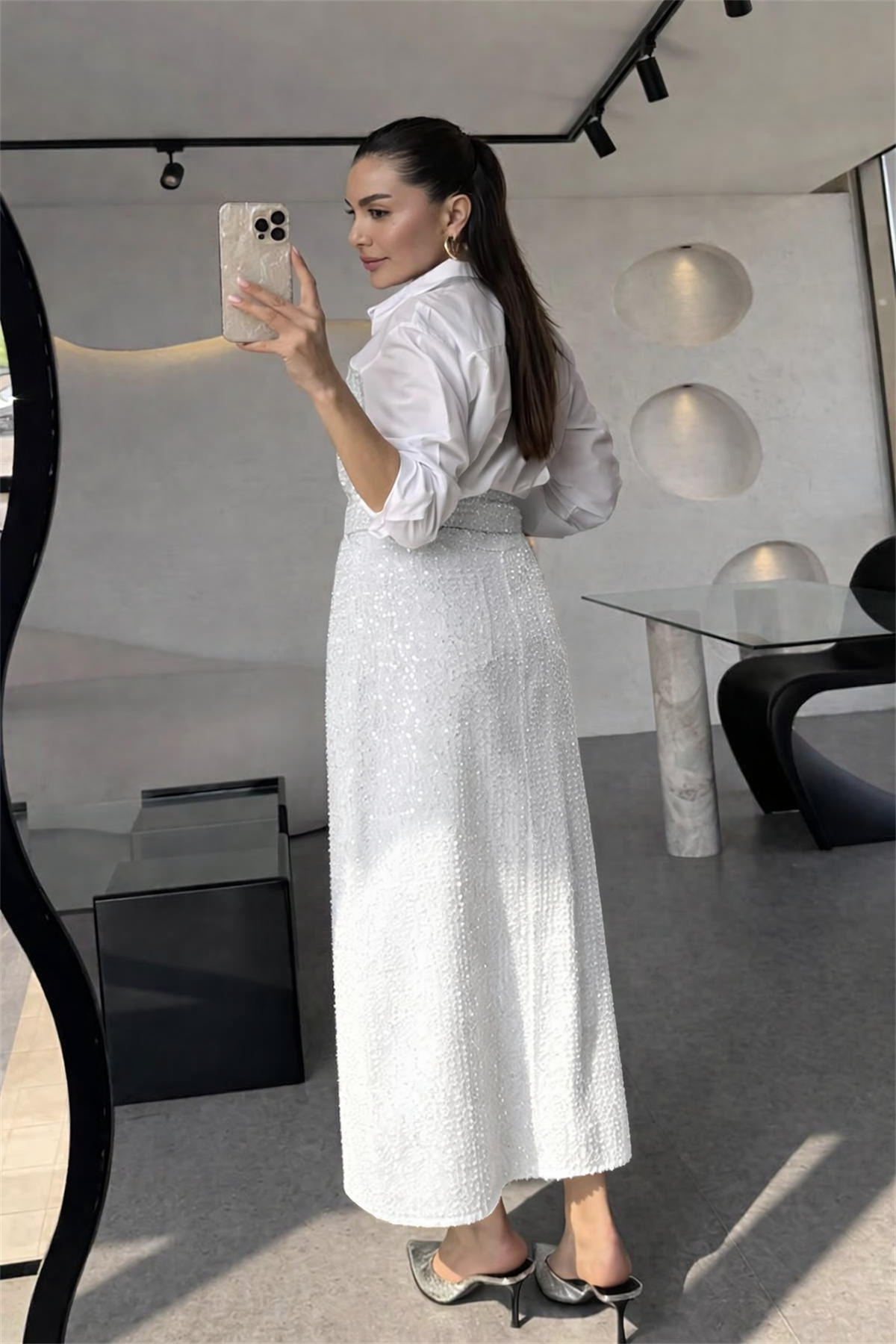 Sofia Beyaz Payetli Yırtmaçlı Etek