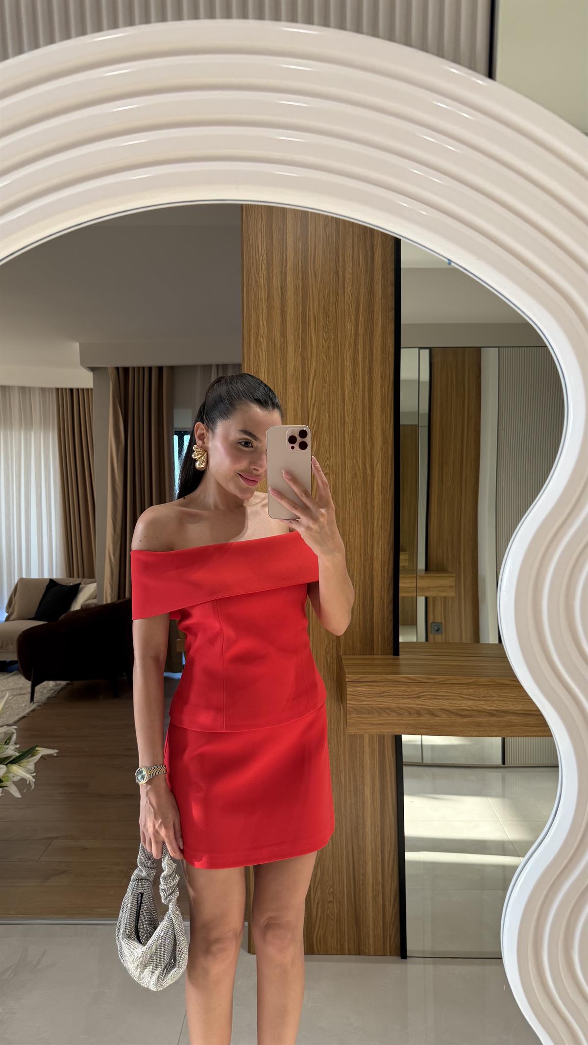 Solven Kırmızı Etekli Premium Takım