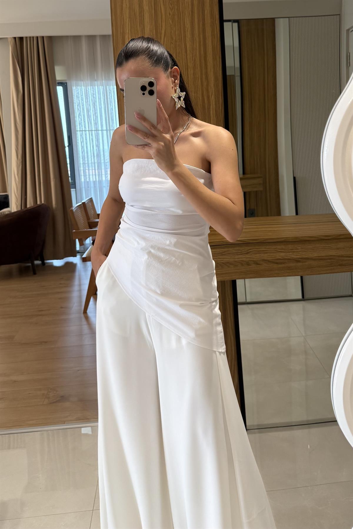 Solya Beyaz Straplez Crop