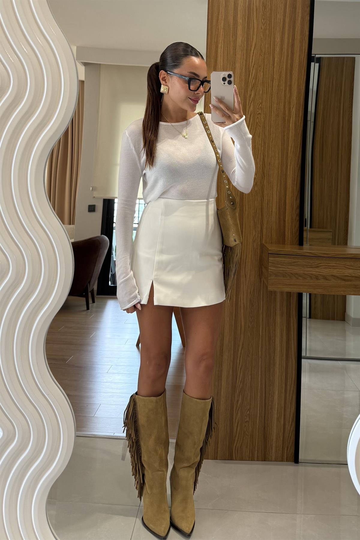 Stellar Beyaz Yırtmaçlı Şort Etek